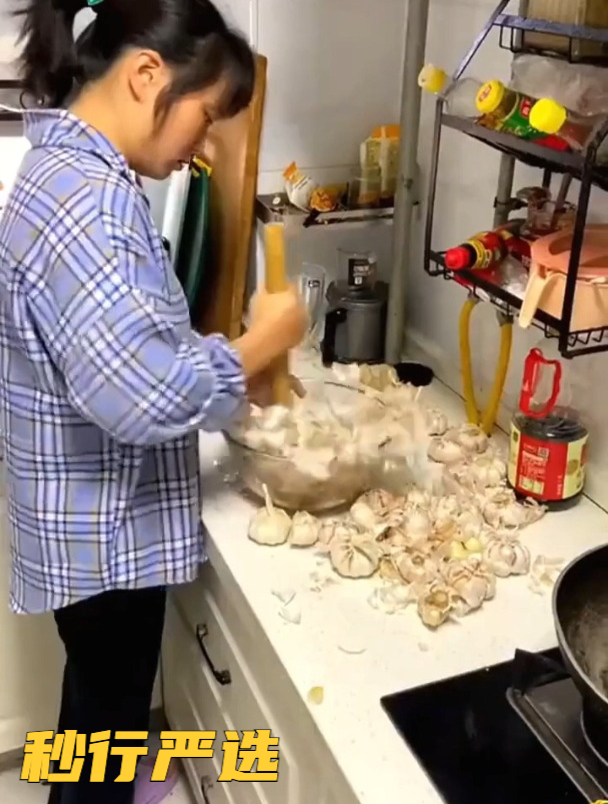 别再用剪刀剪鸡鸭了!德国拍拍刀,一拍即断,轻松不费力!