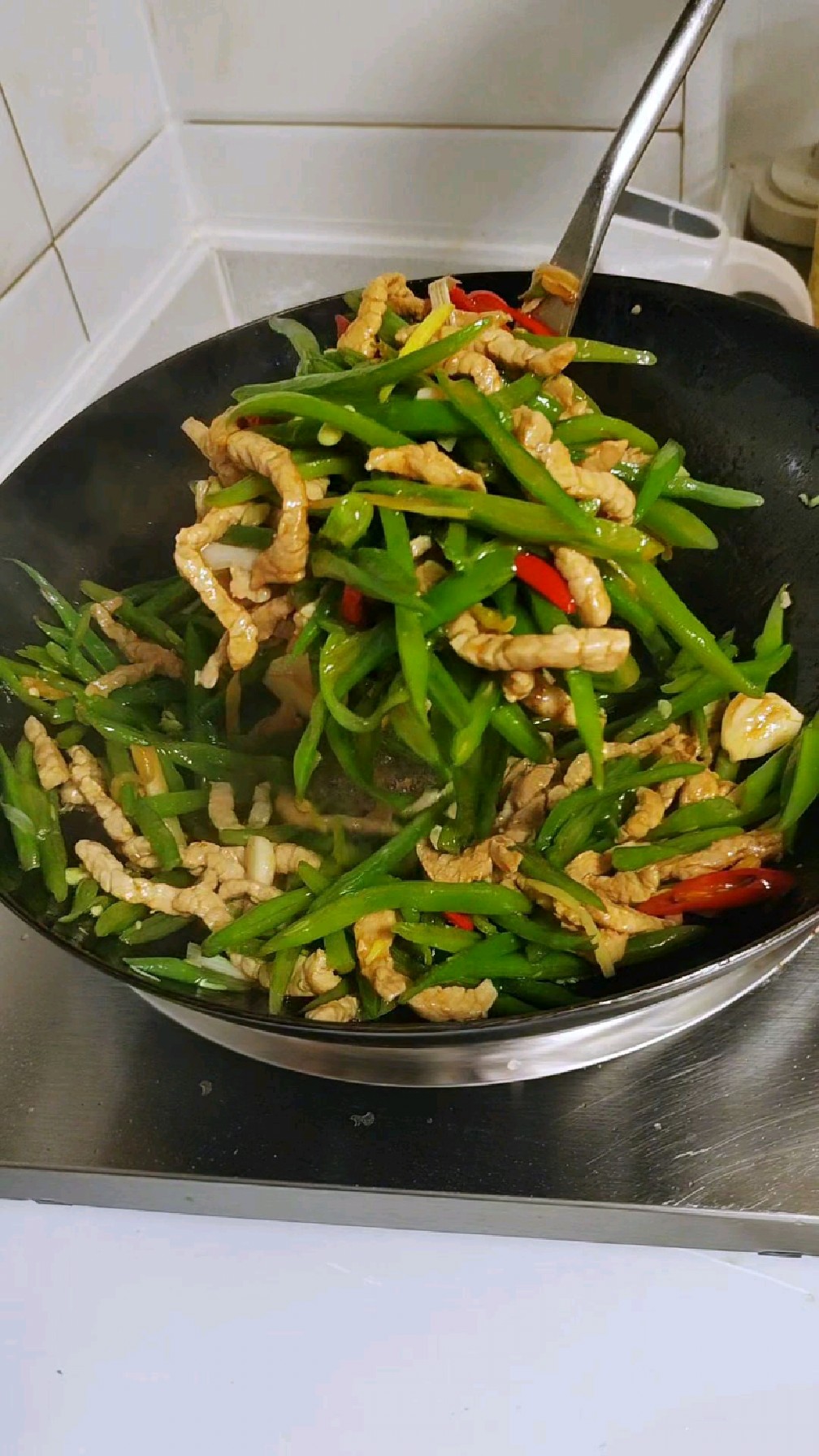 家常豆角炒肉丝,鲜嫩入味超下饭