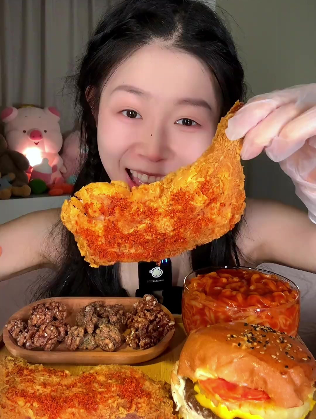 炸鸡汉堡火鸡面 三个都爱的凑一起吃,太爽了