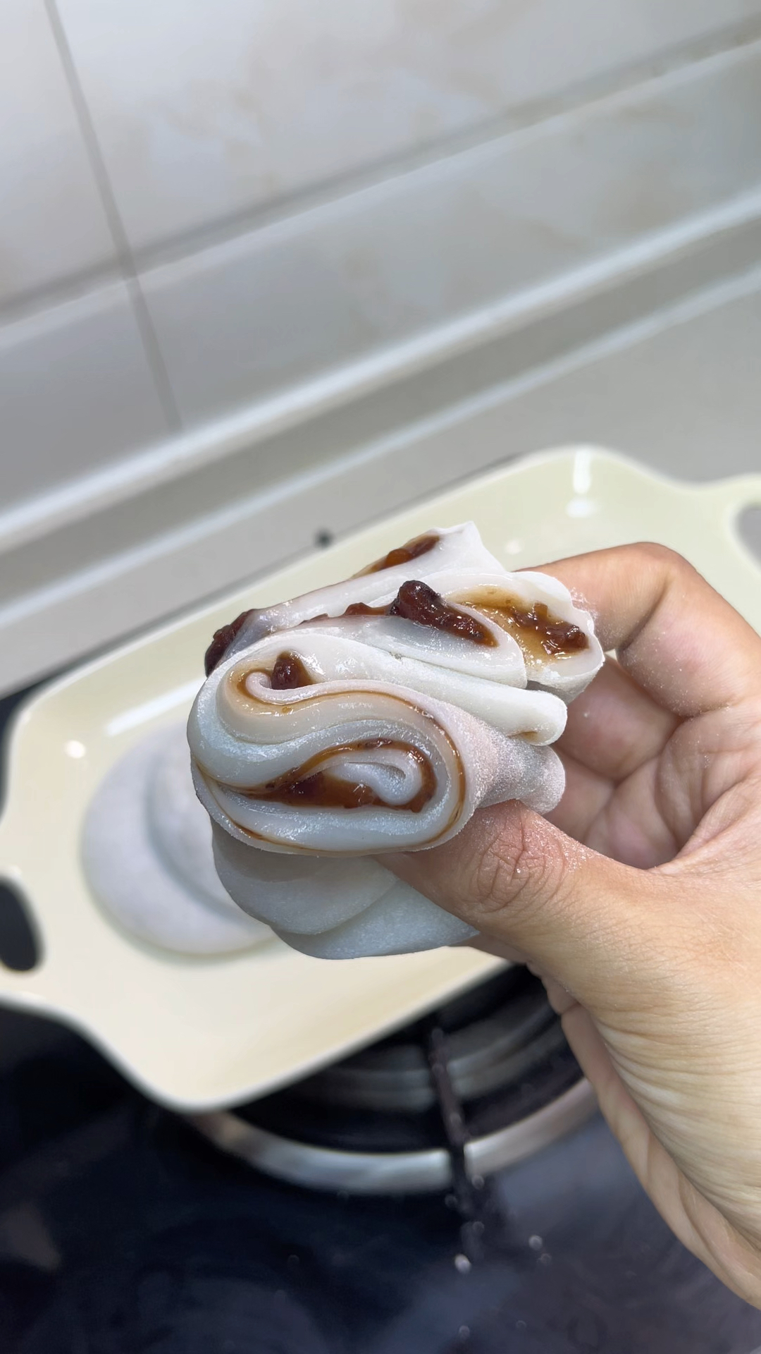 糯叽叽的豆沙凉糕,软糯香甜又拉丝,放两天都是软的