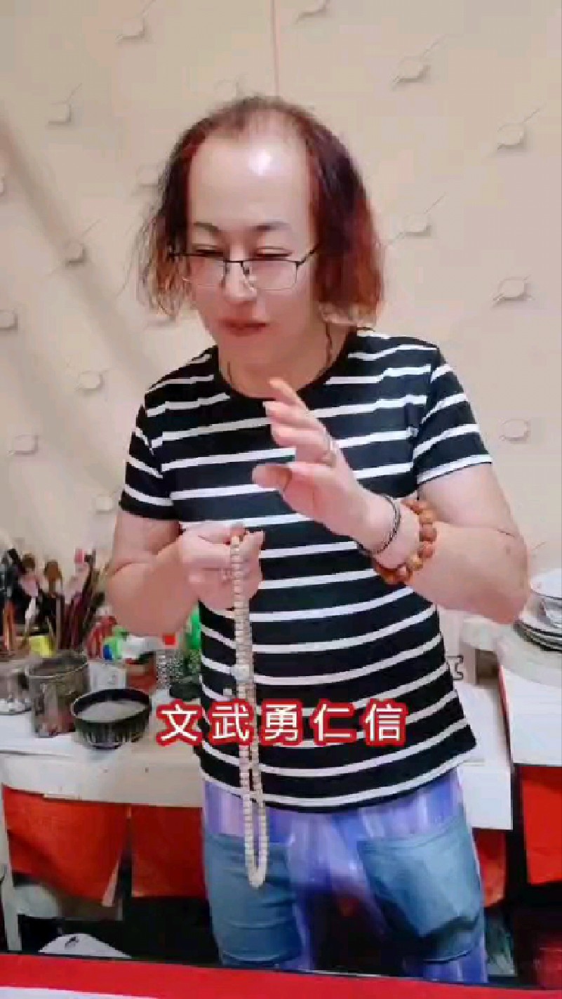 来看看写意画中鸡的寓意和画法