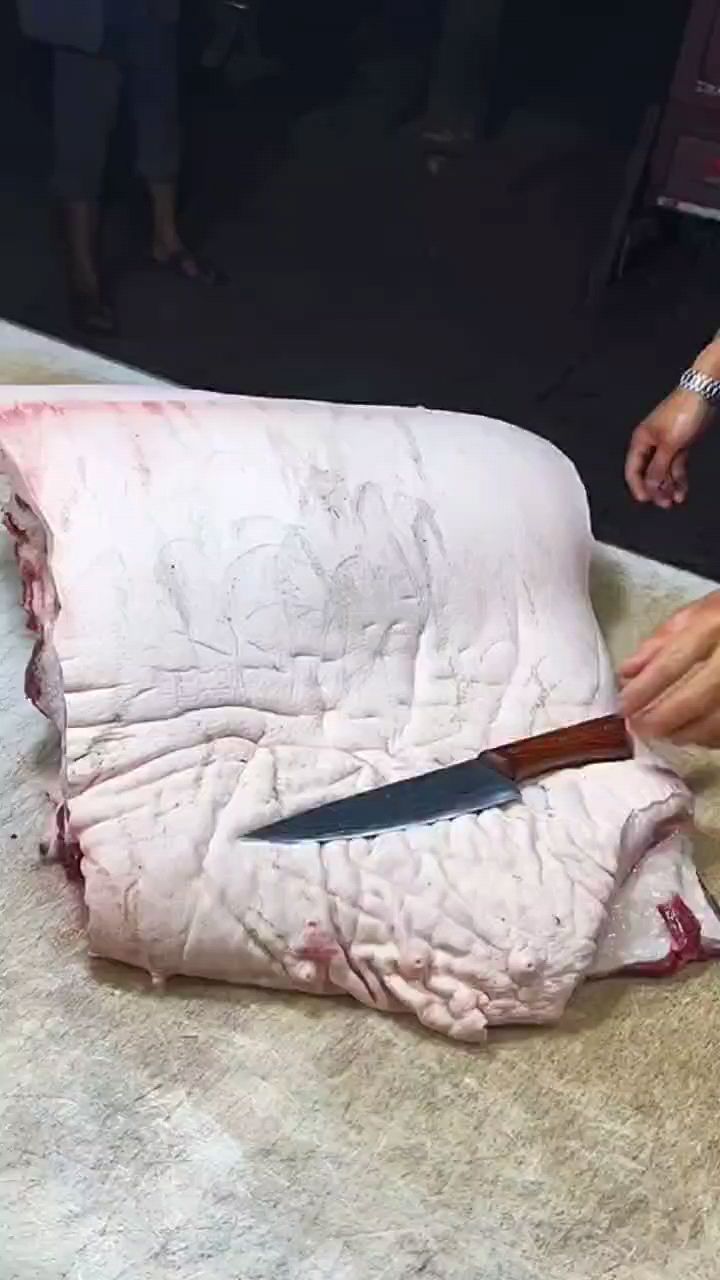 吃肉就吃,排骨下面的这块肉
