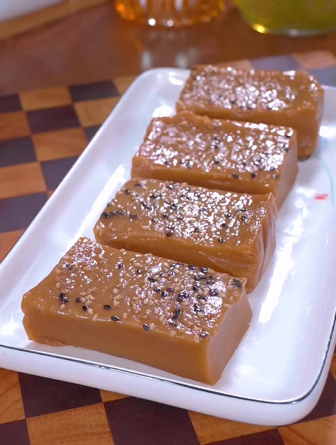 每年过年家家户户都会做年糕吃,尤其这个红糖年糕很受欢迎