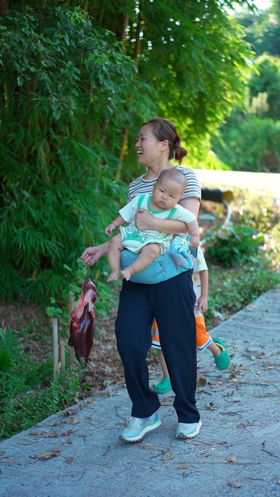 我们四川就喜欢用血皮菜炒猪肝,这样做不仅不腥,而且还嫩!