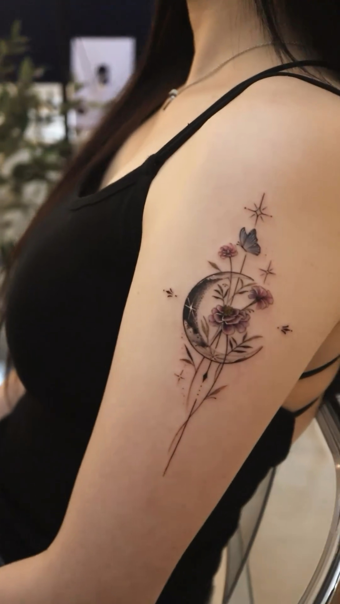 北京纹身/女生手臂小清新月亮蝴蝶花纹身