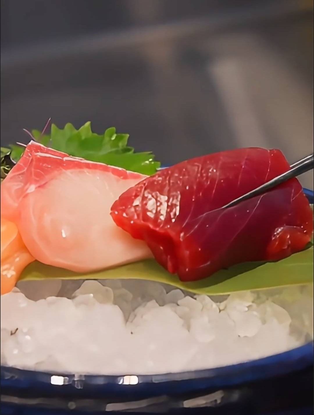 生鱼片拼盘:海洋的盛宴,每一口都是极致的鲜美享受!