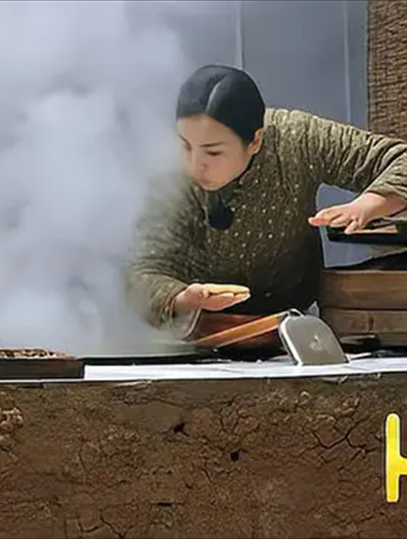 土灶做铁锅炖鸭子,Lucky妈妈厨艺太好,香迷糊了丨一路长大