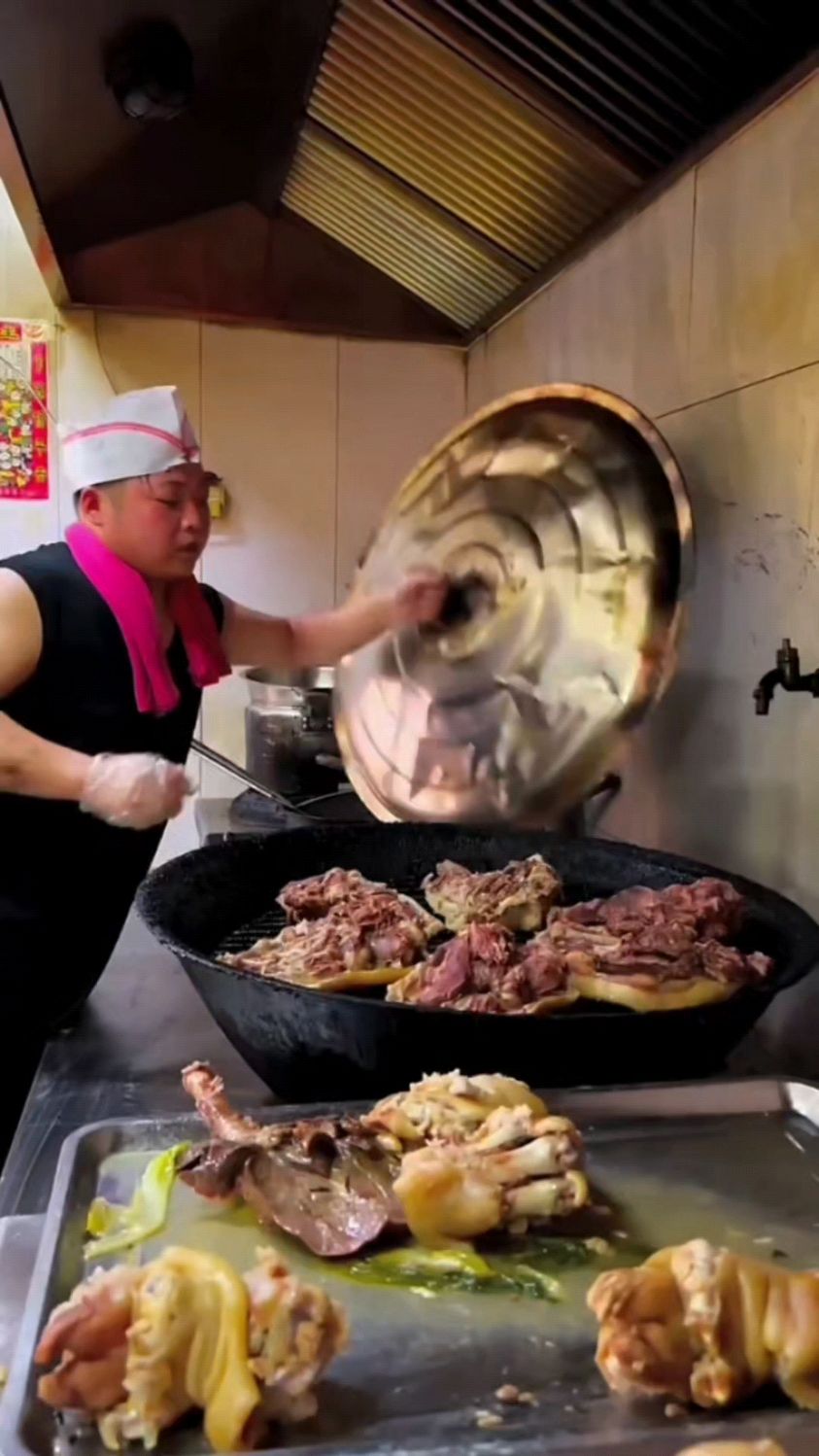 制作好吃美味猪头肉
