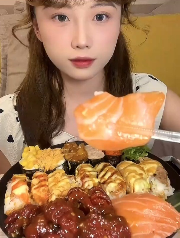 吃寿司和三文鱼 可以做你的饭搭子吗?酱多多寿司一口一个