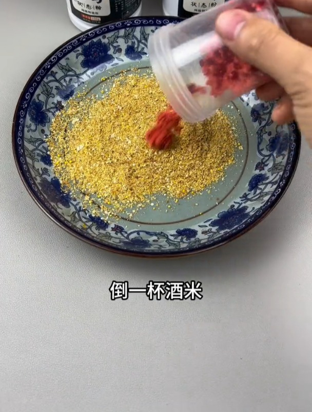 水母粉这样正确使用,小杂鱼不会闹窝!
