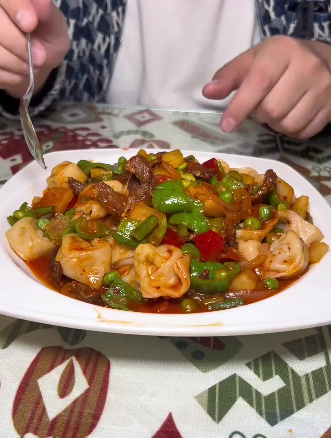 乌鲁木齐民族餐厅 炒馄炖 碎肉拌面 过油肉 戈壁烤肉