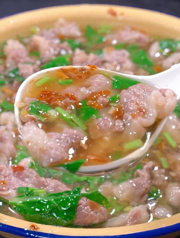 被誉为四大名汤之一的潮汕牛肉汤,做法简单,味道鲜美