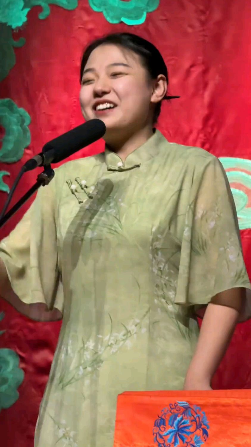 【报菜名】片段,粉丝管赵芸一叫“老板娘”给她吓够呛