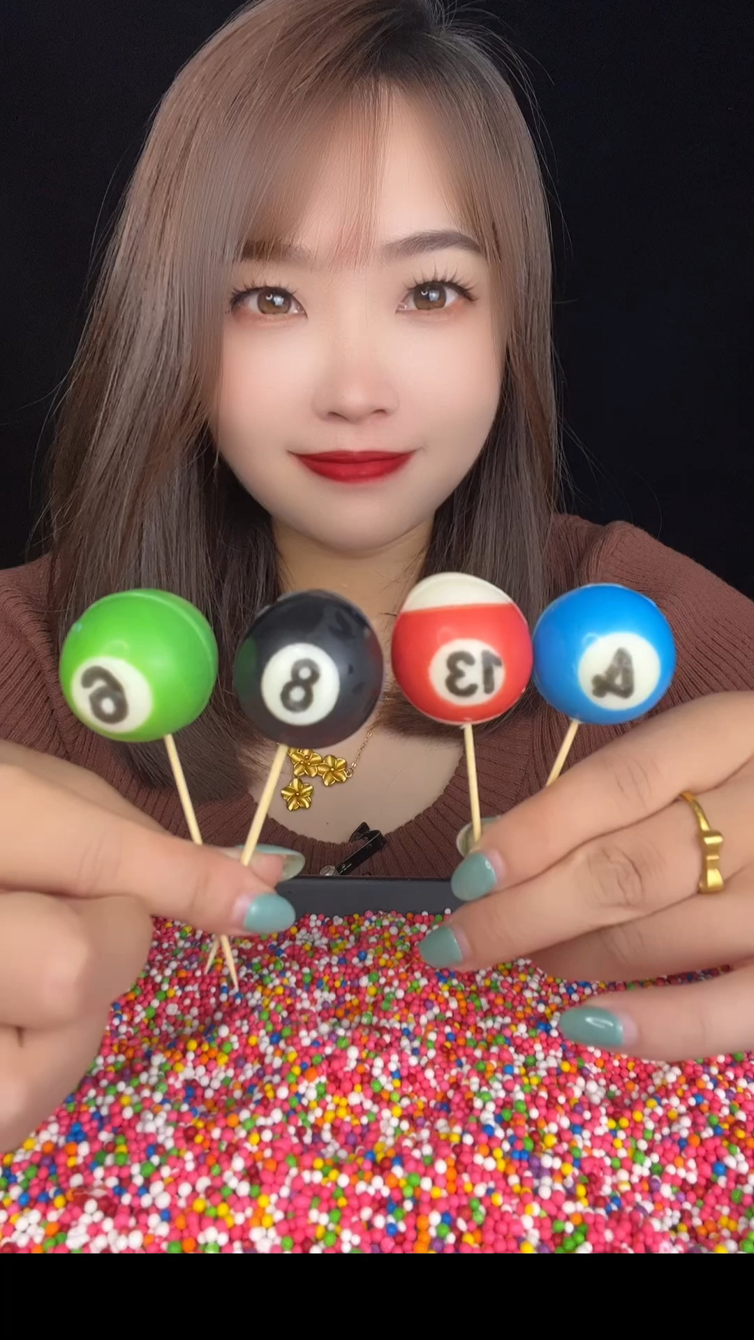 小台球巧克力来喽,绿色,黑色