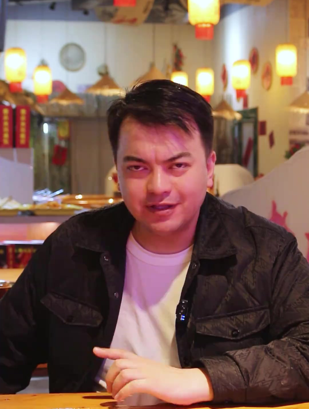 打卡乌鲁木齐用新疆本地鲜毛肚的重庆火锅店