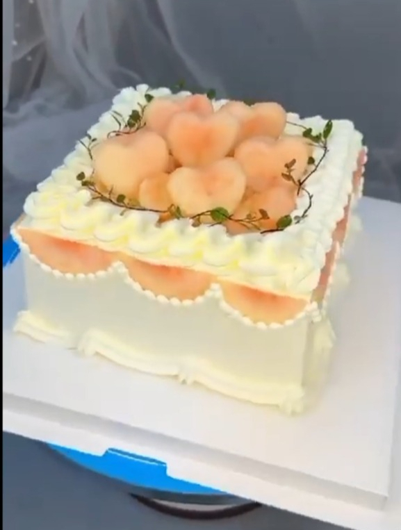 方形蛋糕如何装饰蛋糕