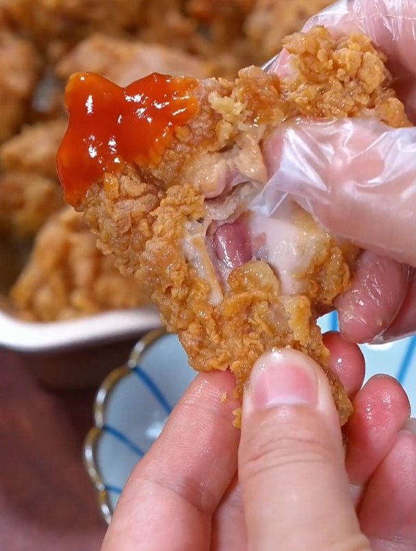 孩子想吃炸鸡腿,我教你在家就能做,做法简单,香酥可口