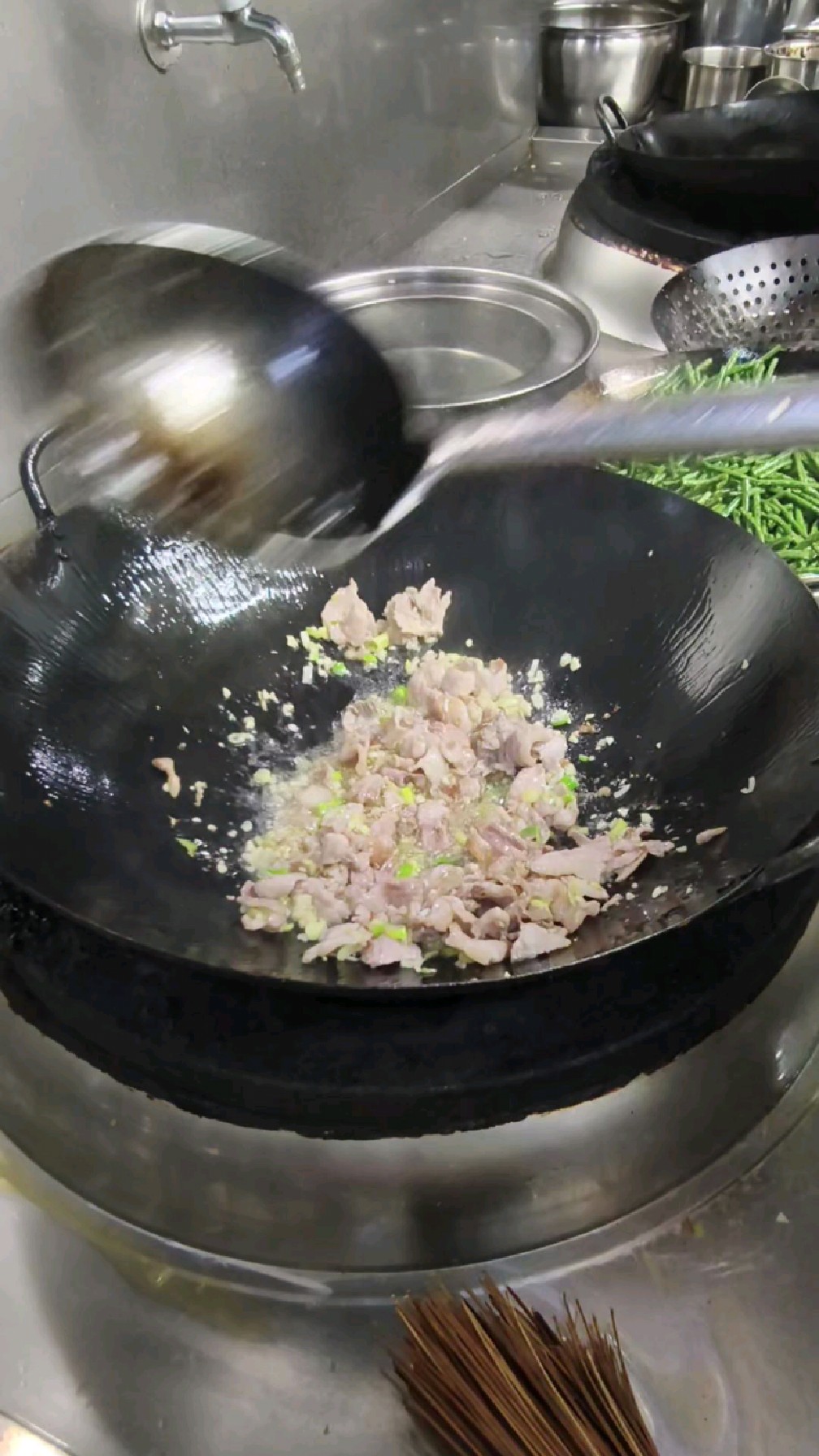 伙食餐豇豆炒肉教程