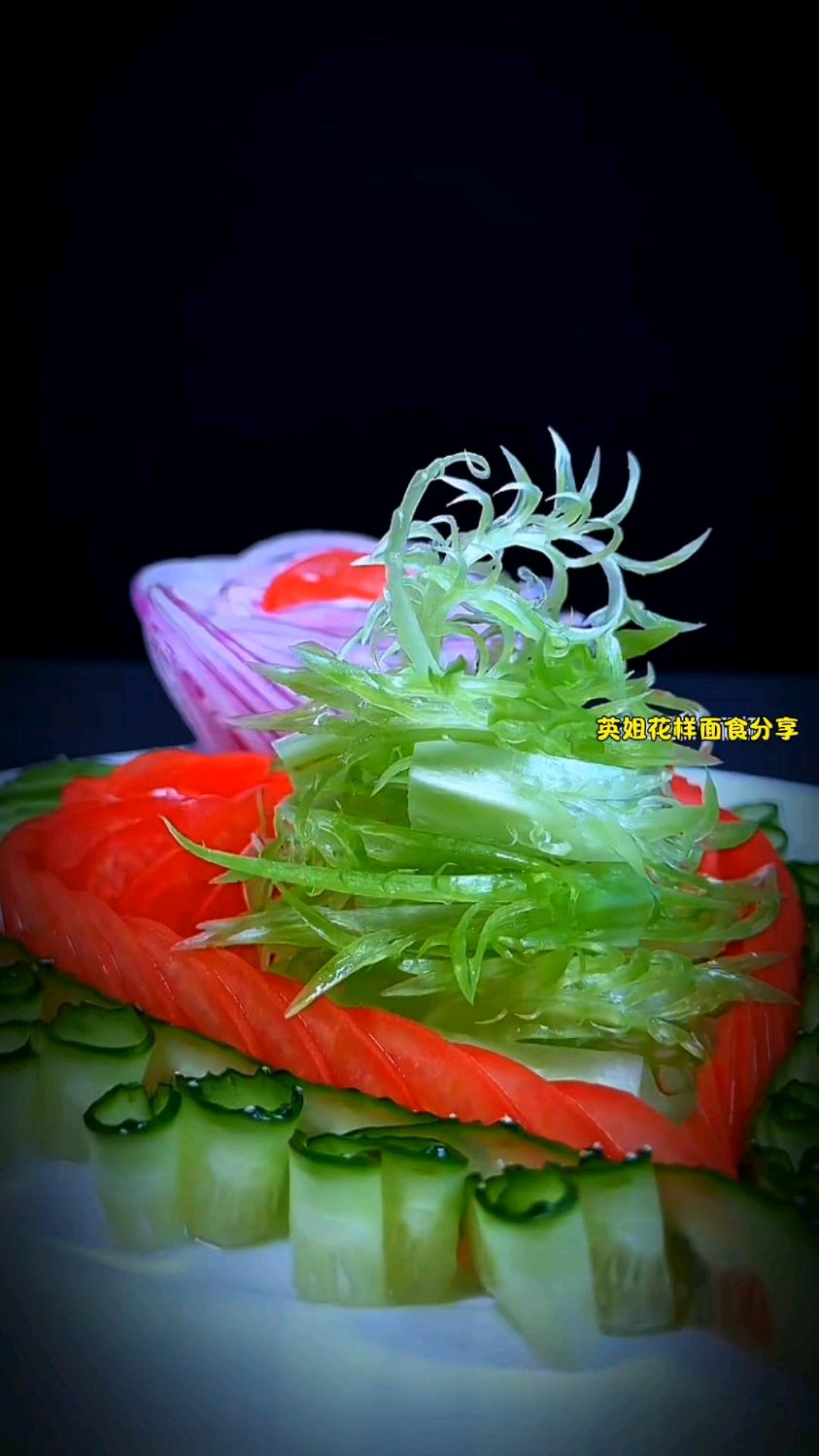 一毛钱的菜叶子就做出了上百元的菜品