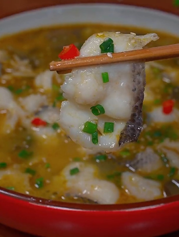 想吃酸菜鱼再也不用麻烦了,这个半成品的酸菜鱼汤汁浓郁