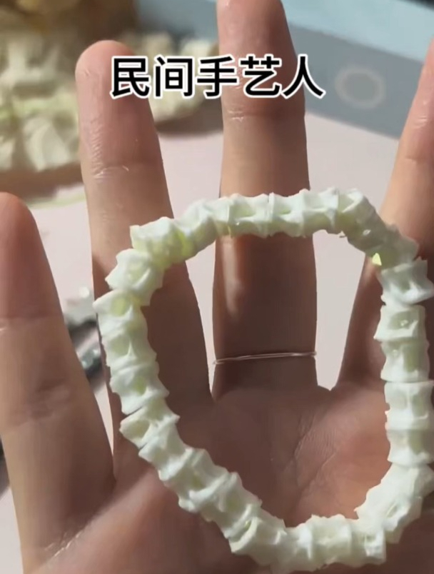 用鱼骨头还能够做出来手串
