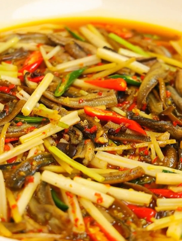 做一道江湖菜,夜宵大排档的招牌菜火爆鳝鱼 麻辣鲜香,脆嫩爽口