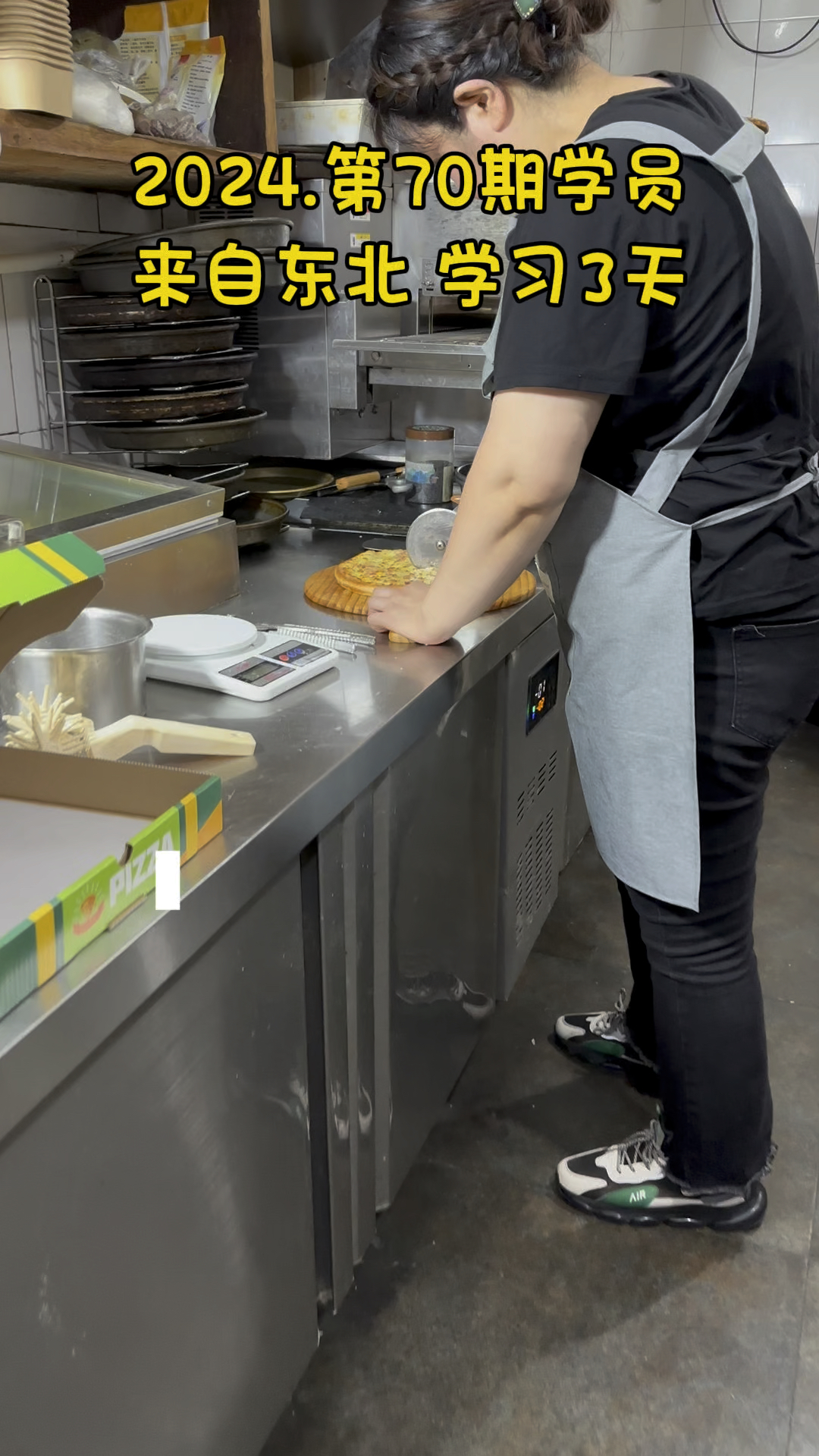 谁懂这一手披萨手艺的魅力呢