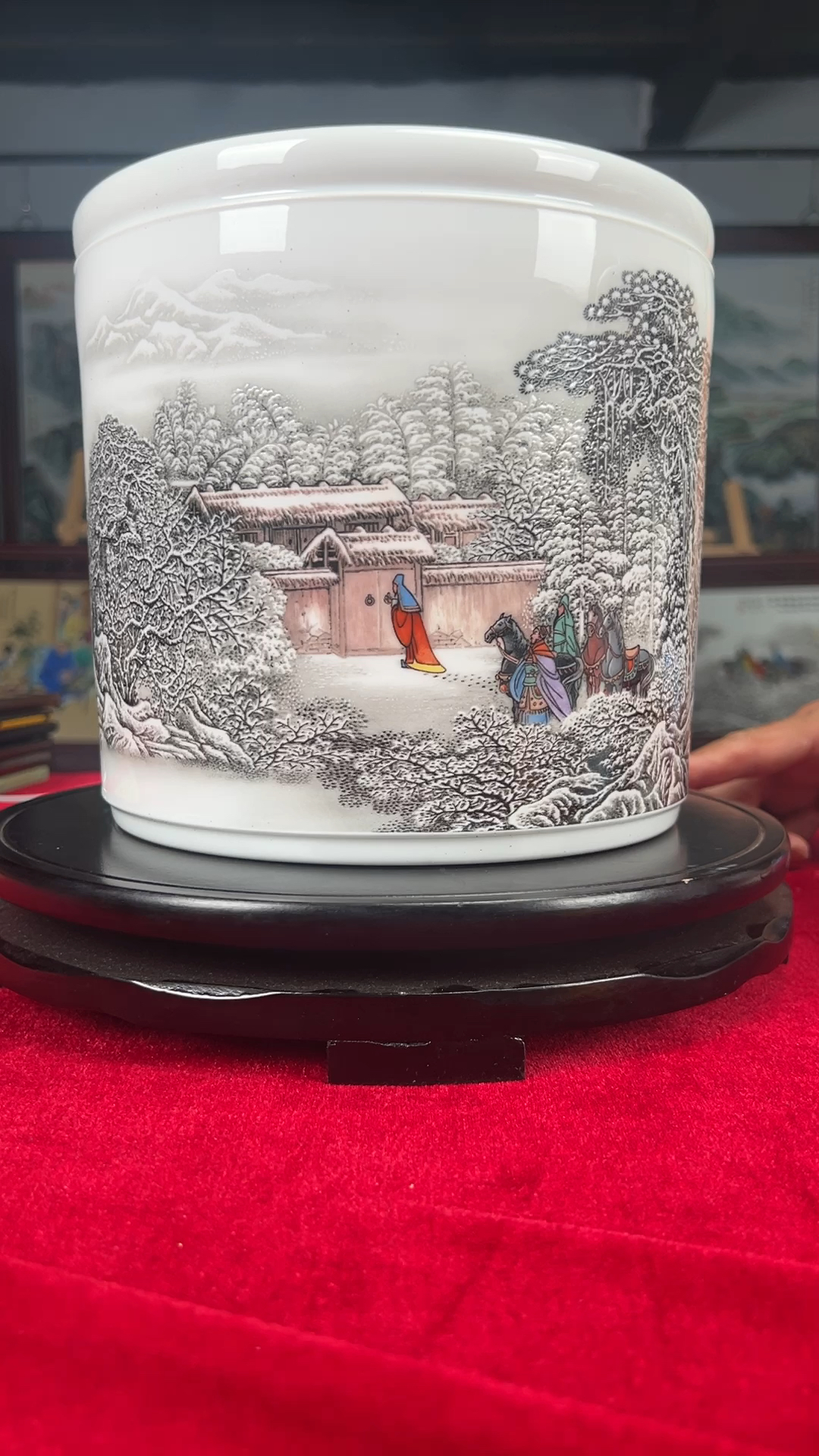 艺术美!张松茂老师三顾茅庐笔筒498元抢藏!20厘米20厘米!