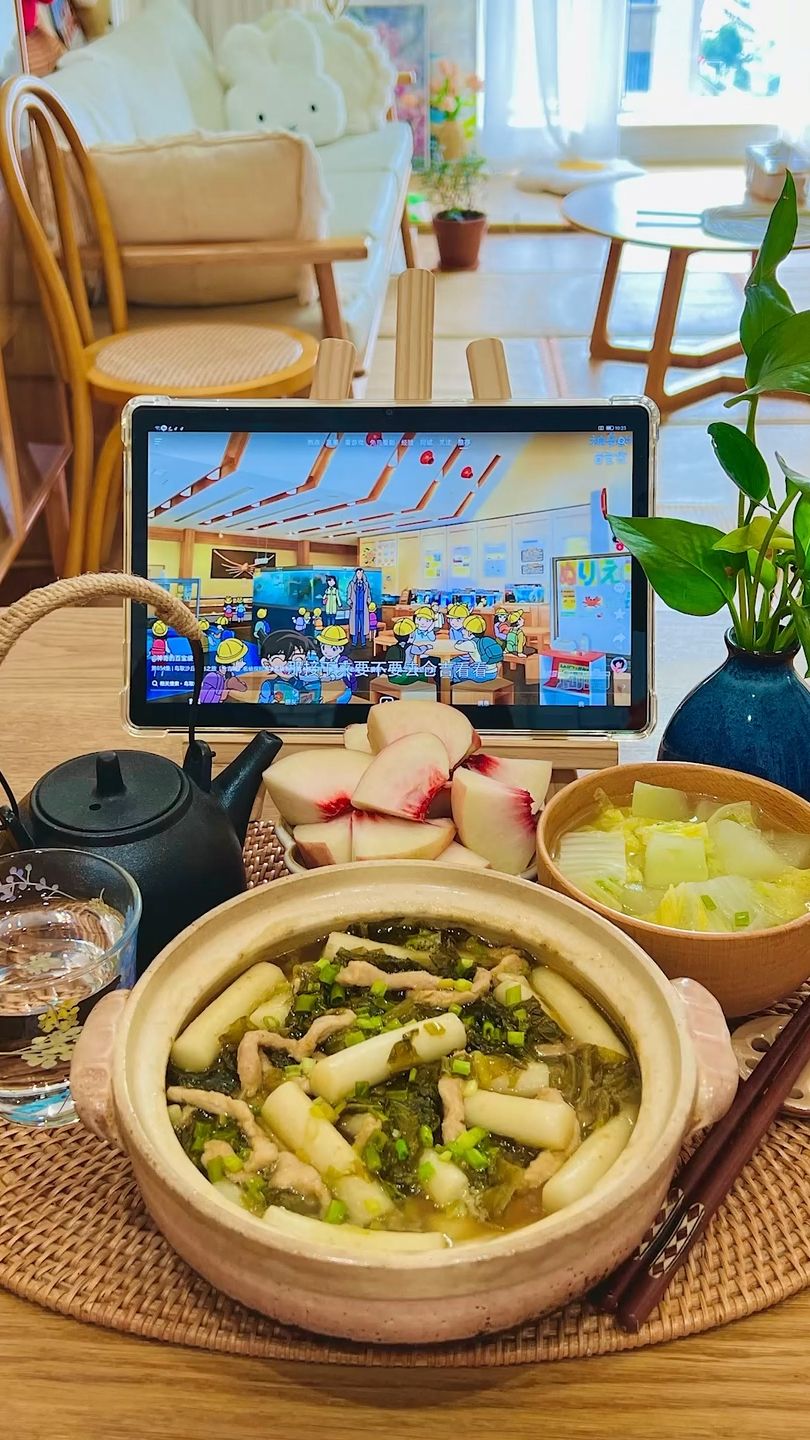 雪菜肉丝年糕:17元|冬瓜白菜汤:2元
