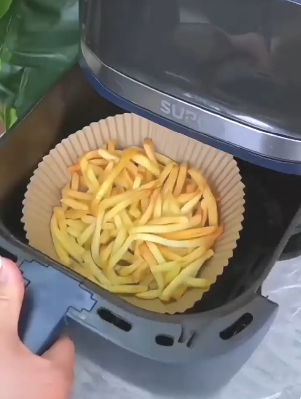 有了这个空气炸锅吸油纸,烤完食物就不需要刷锅了,真是懒人必备