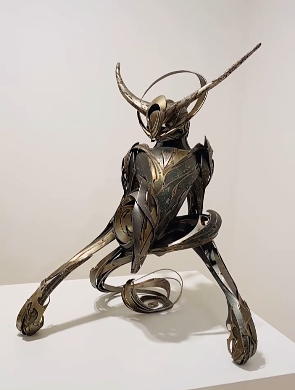 不锈钢雕塑,Breaker of Chains,未来主义