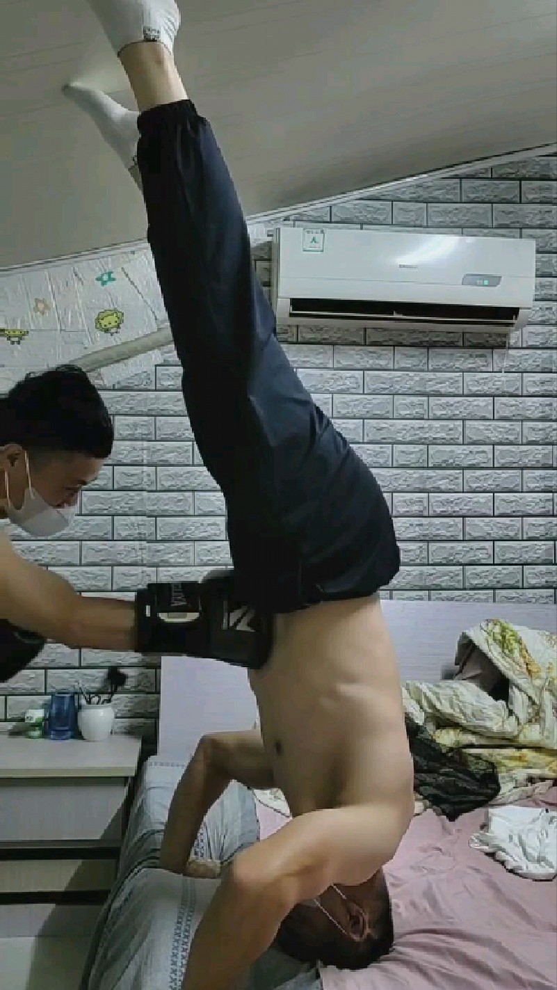 腹肌抗击打训练,就是这么帅!