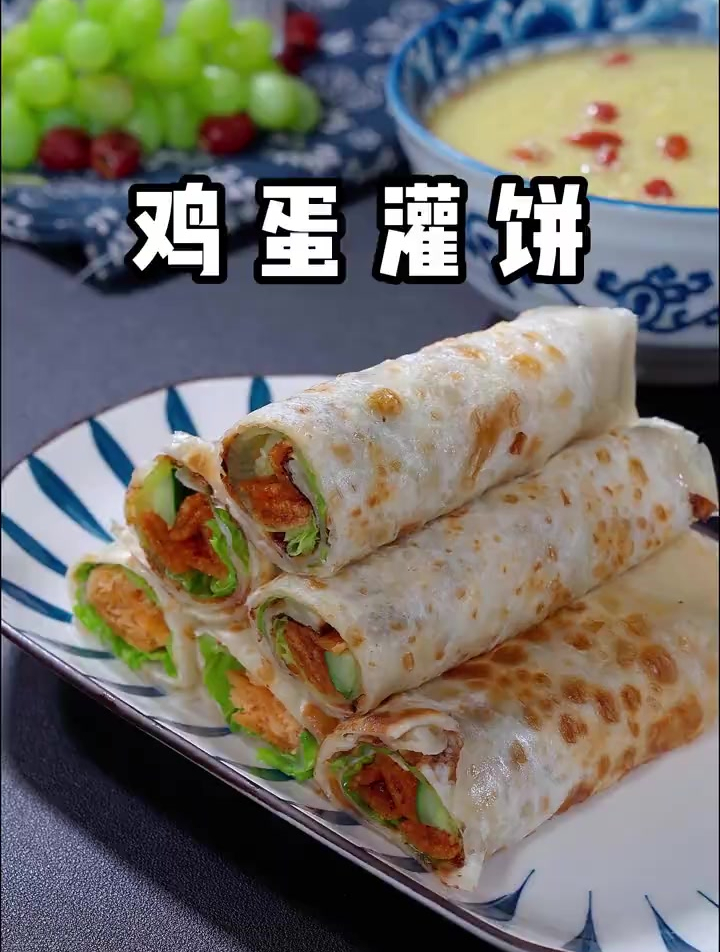 早餐不知道吃什么,可以像这样一碗小米粥配一份鸡蛋灌饼