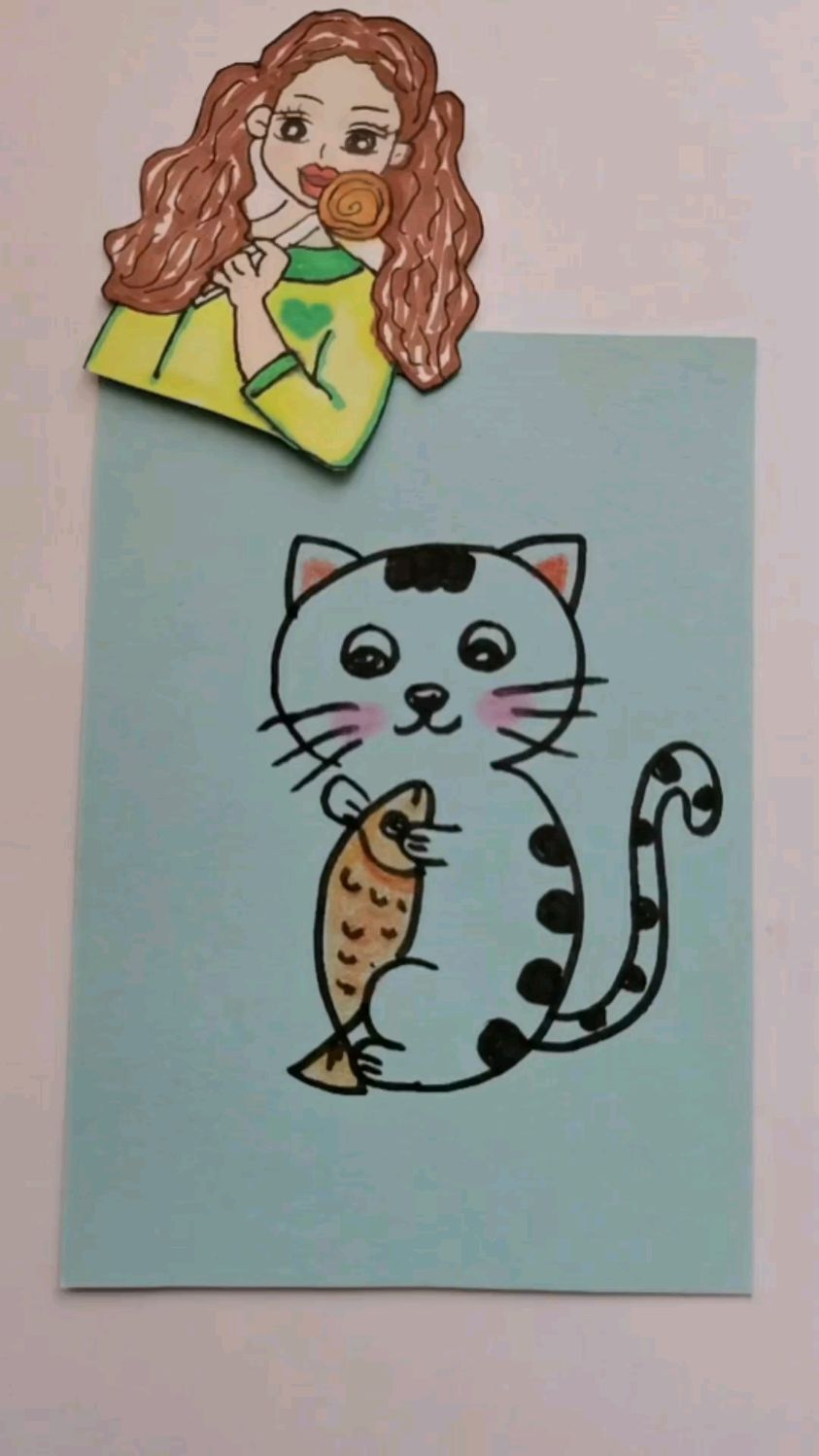爱吃鱼的小猫咪!