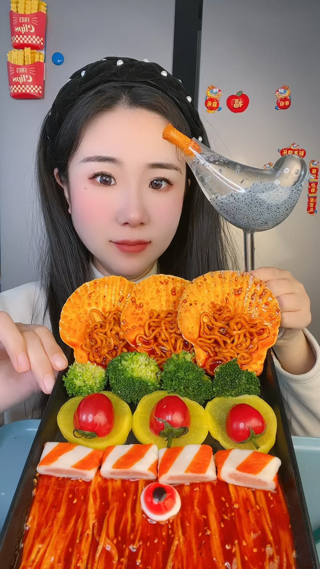 爆辣火鸡面美食拼盘