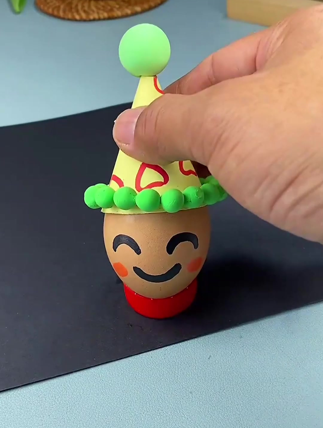 鸡蛋壳制作的小丑