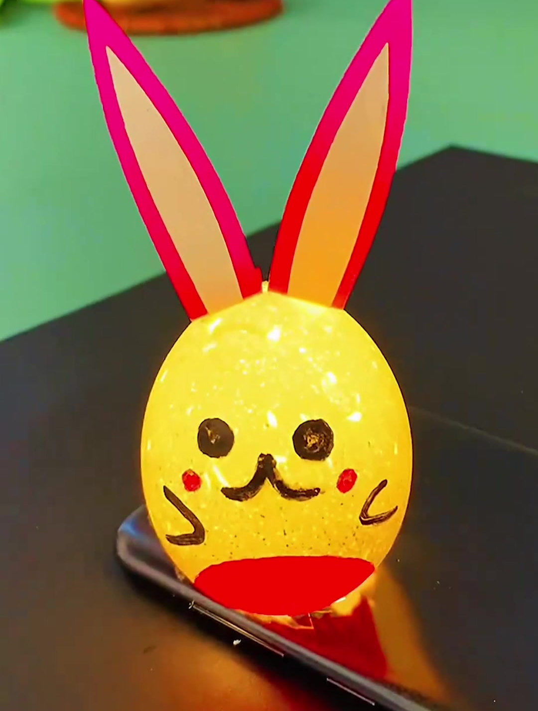 鸡蛋壳制作的小白兔