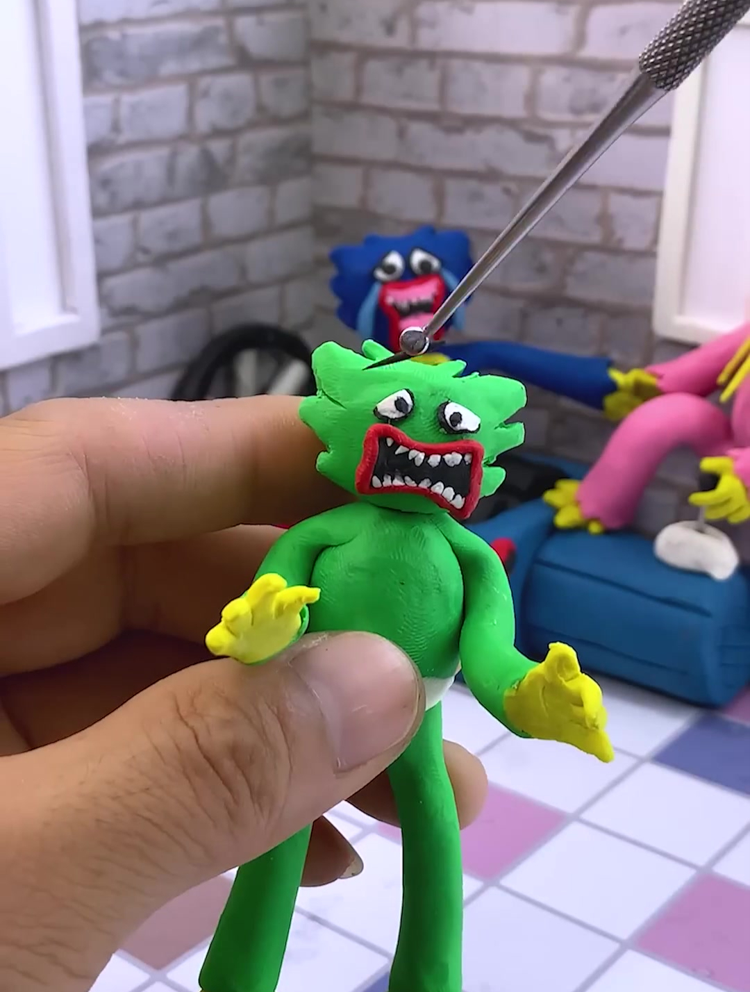 橡皮泥手工:波比的游戏时间