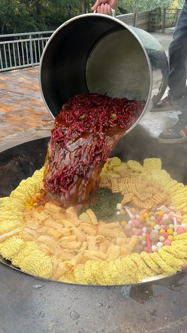 火辣辣的鸭脖,火辣辣的热情