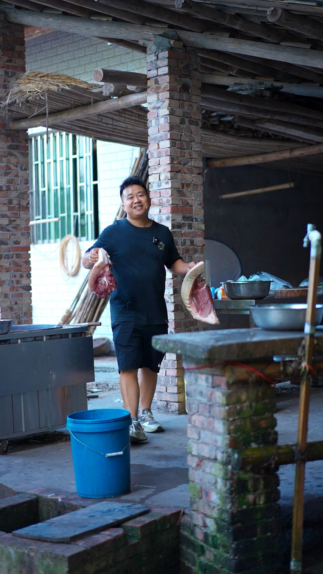 川味回锅肉究竟是用五花肉还是二刀肉,要咋个做吃起才更香,