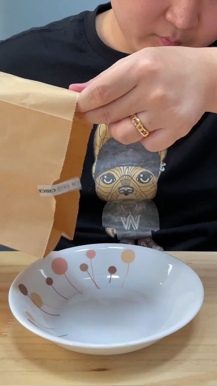 韩国炸鸡内卷的现在连鸡爪都炸了!今天去吃下BBQ炸鸡和炸鸡抓!