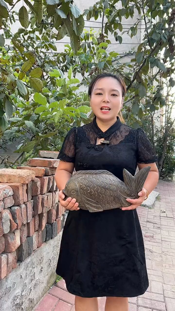 石雕大鲤鱼,100年用不坏