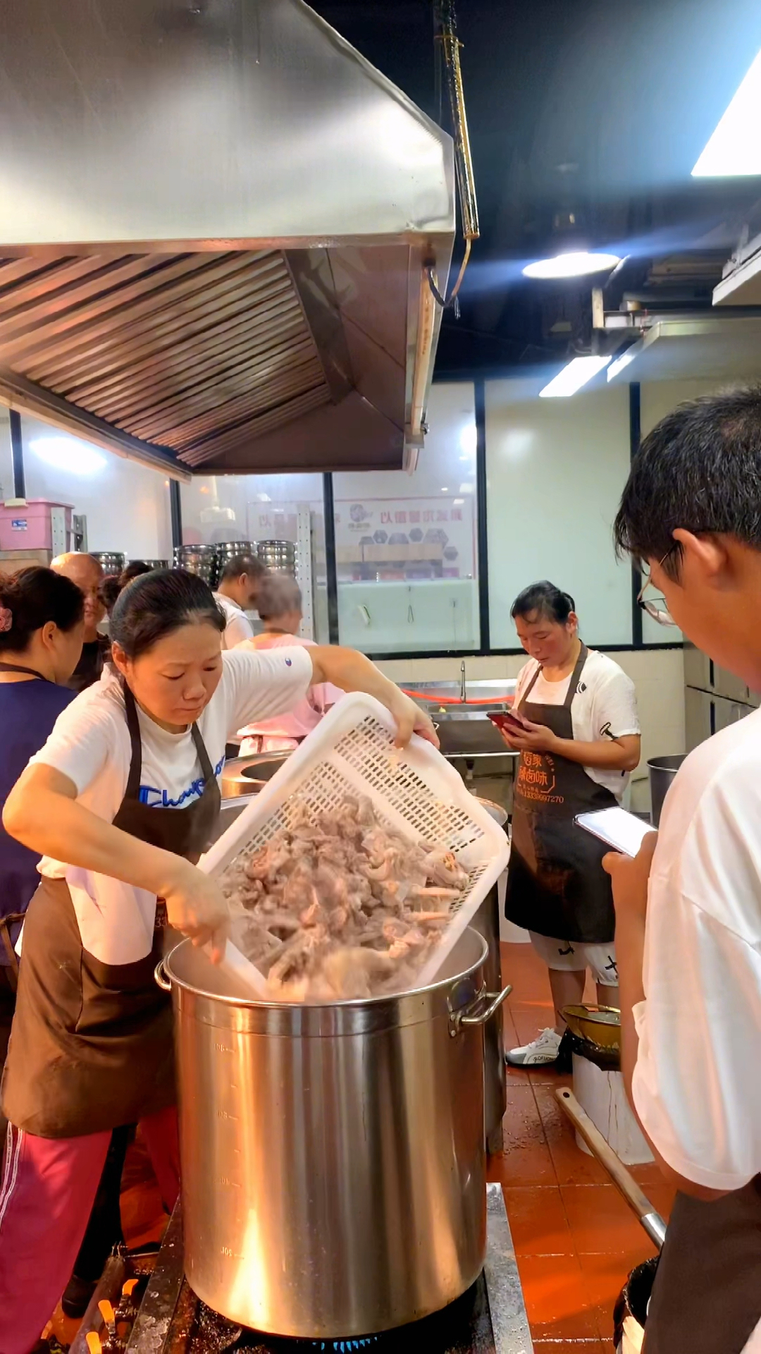 每一个清晨,都是全新的一天,都意味着前进的脚步#卤味技术培训#武汉黑鸭