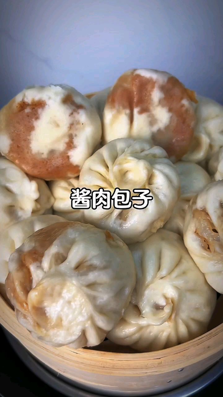 今天分享一个新手都能轻松成功的酱肉包子做法
