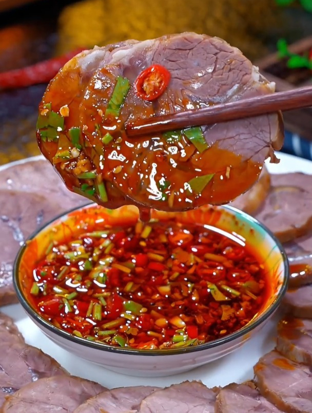 家人爱吃的卤牛肉,酱香入味,比熟食店的干净卫生还好吃