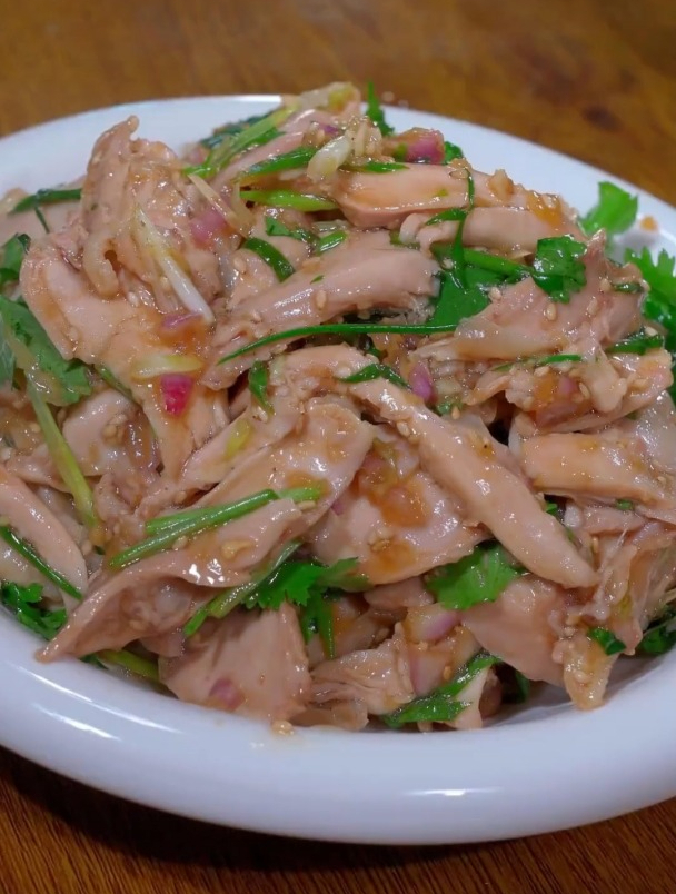 广东经典粤菜沙姜捞鸡,做法简单,学会了拿出来有面子