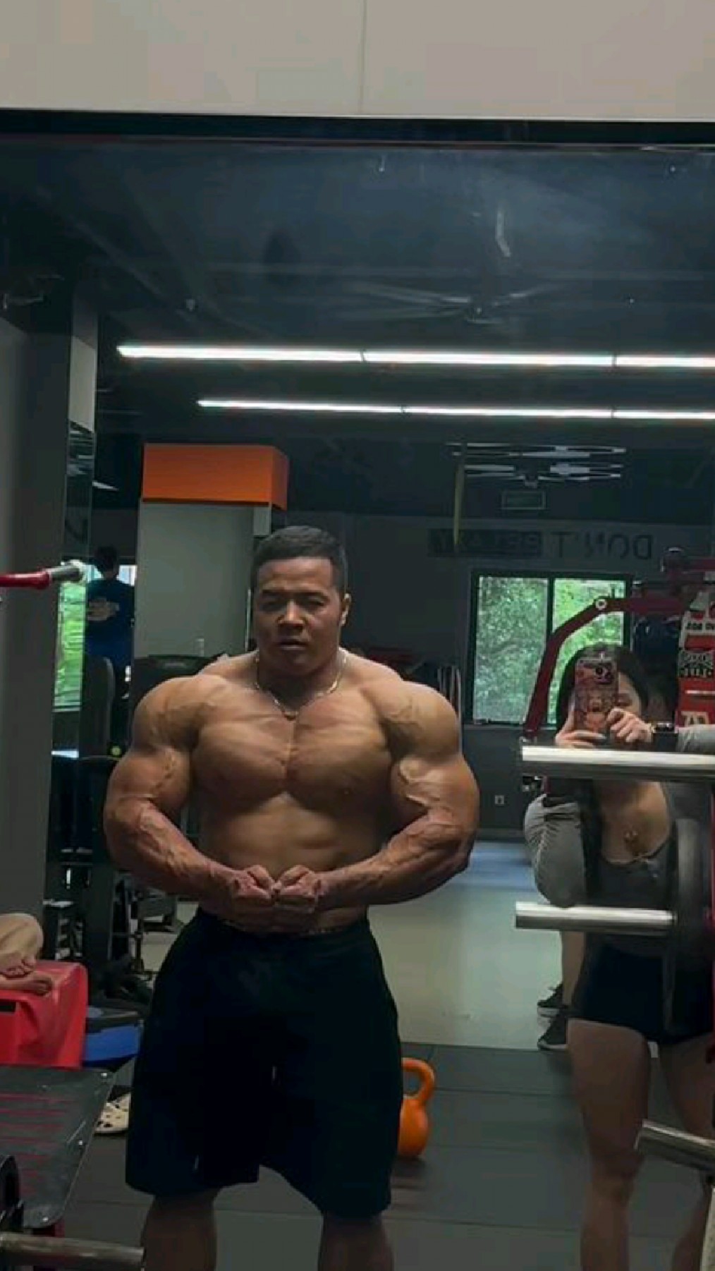 国产超级肌肉巨兽