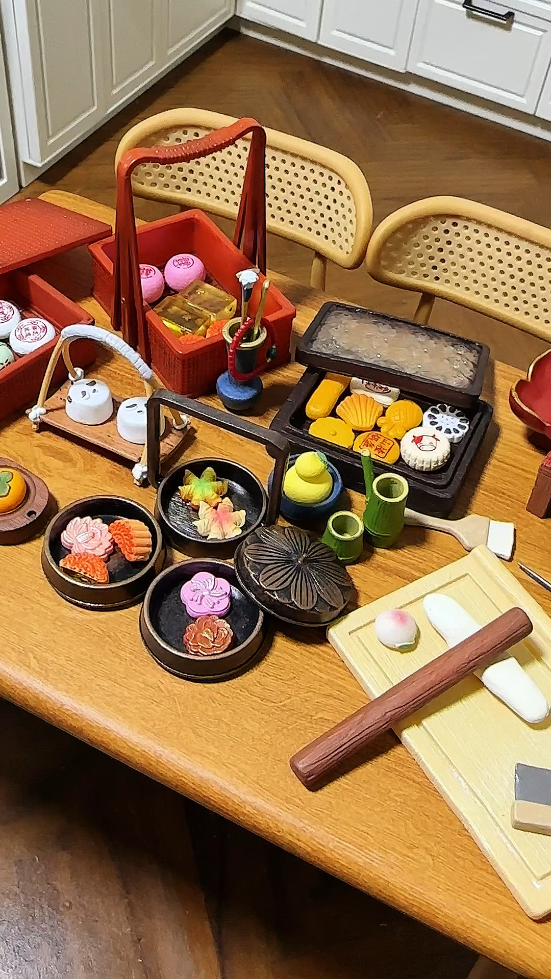 制作微缩中秋糕点