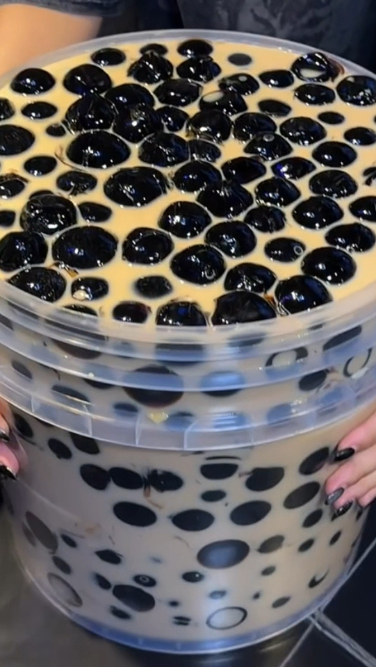 检验友情真假的时候到了,快艾特你最好的朋友请你喝大桶珍珠奶茶