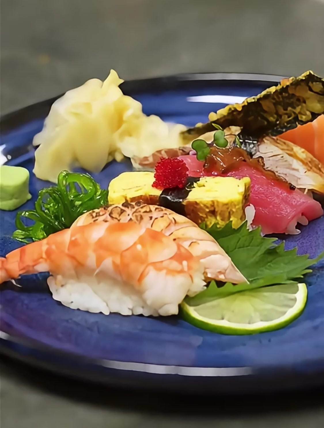 日式匠心,鲜虾手握寿司——每一口都是海洋的馈赠!